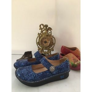 🌴Alegria Blue Etched Patent Paloma Mary Jane🌴